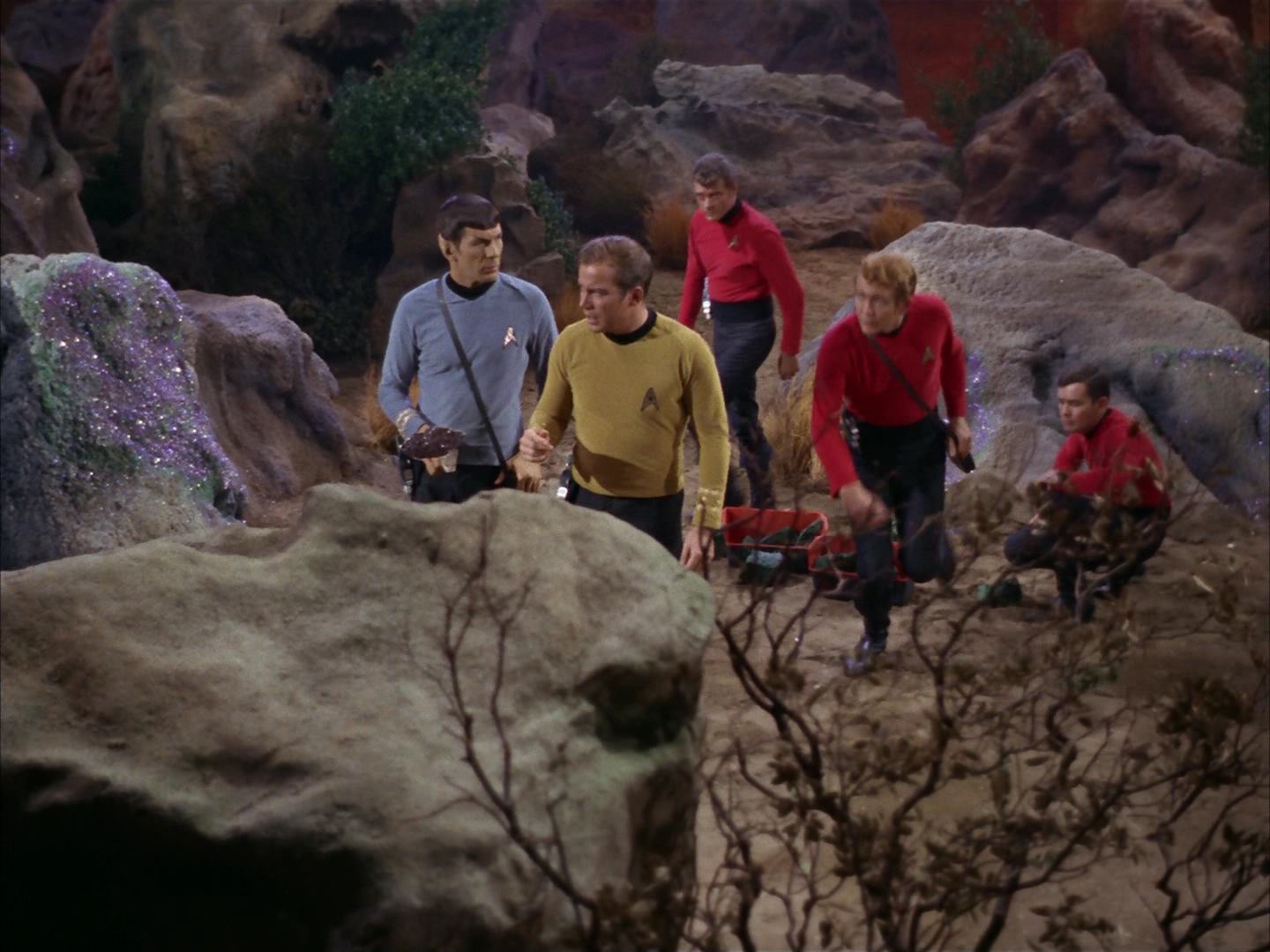 ariane179254_StarTrek_2x13_Obsession_0091.jpg
