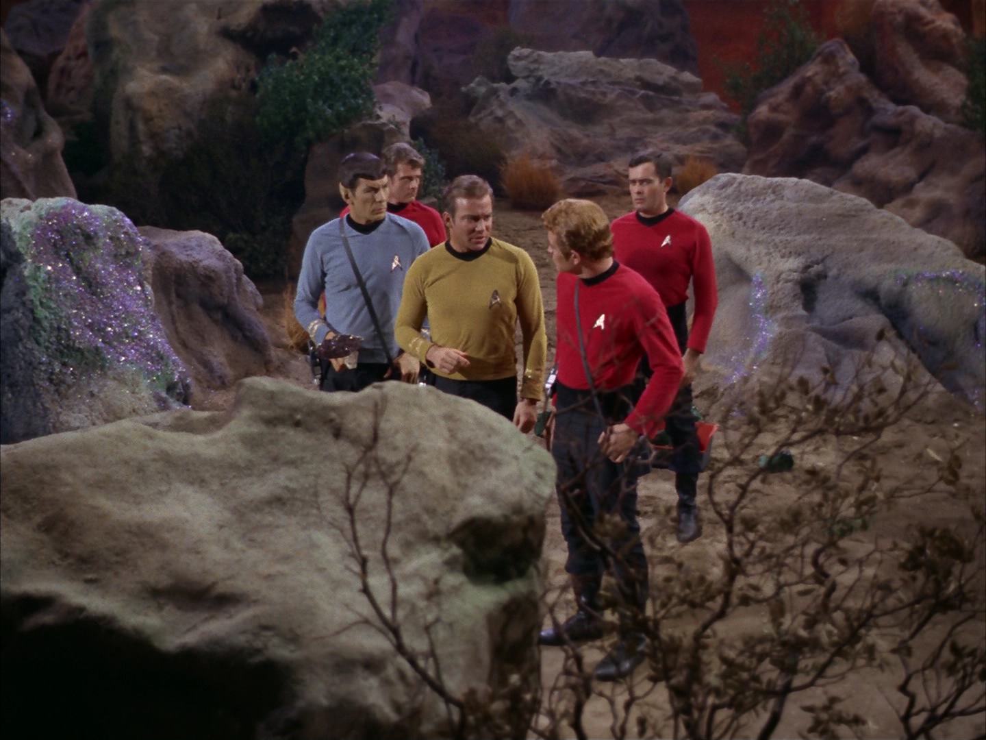 ariane179254_StarTrek_2x13_Obsession_0099.jpg