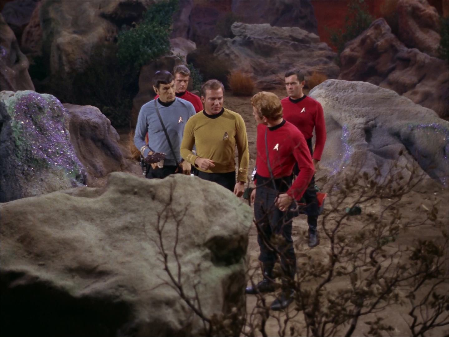 ariane179254_StarTrek_2x13_Obsession_0106.jpg