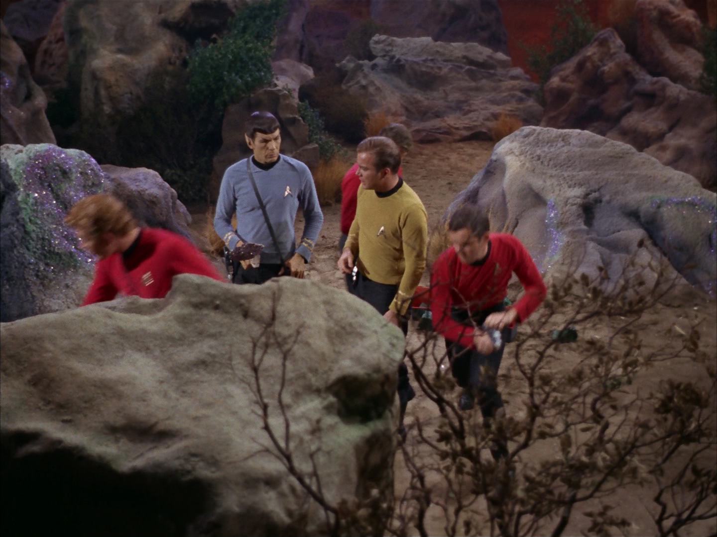 ariane179254_StarTrek_2x13_Obsession_0113.jpg