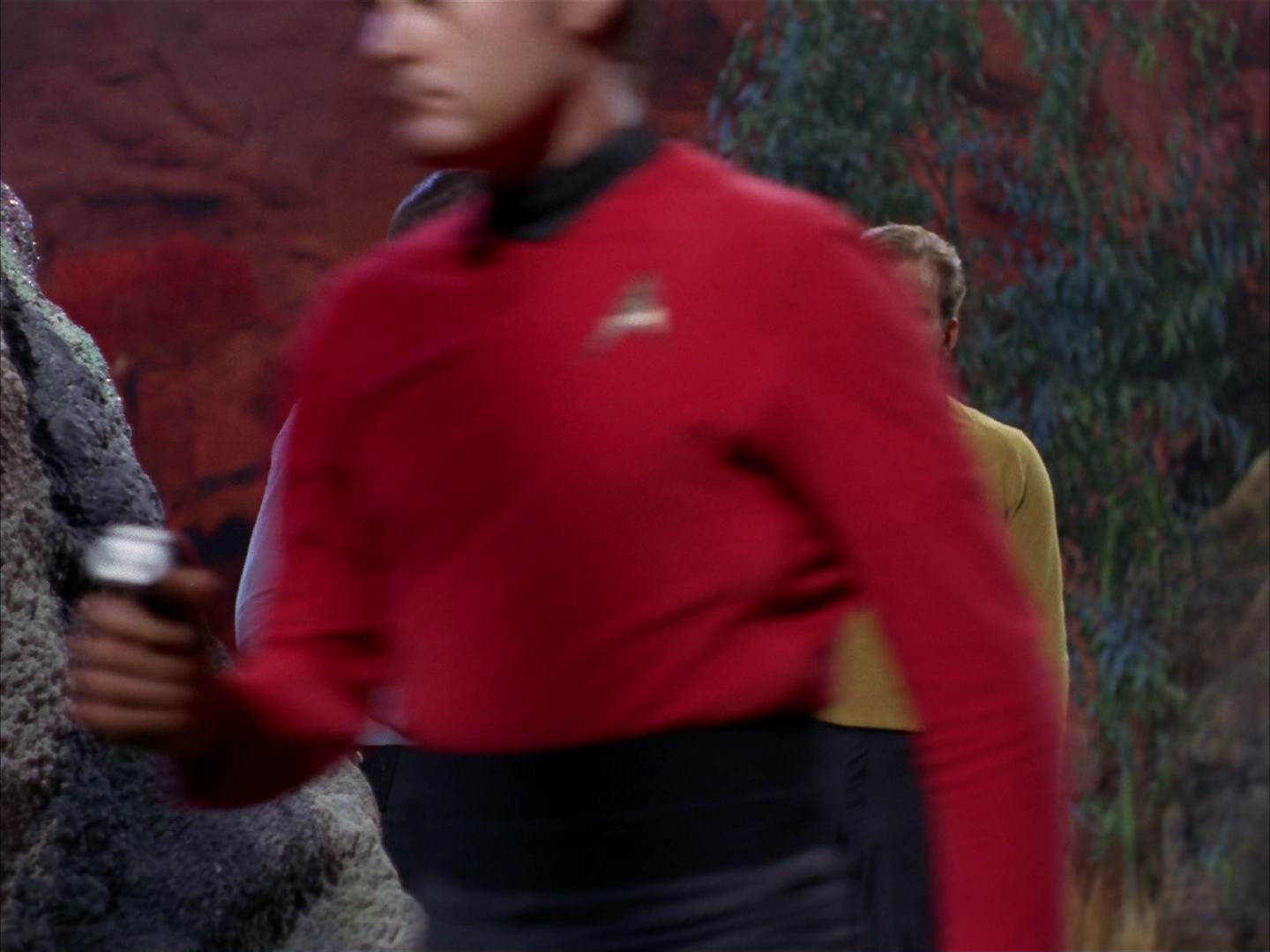 ariane179254_StarTrek_2x13_Obsession_0116.jpg