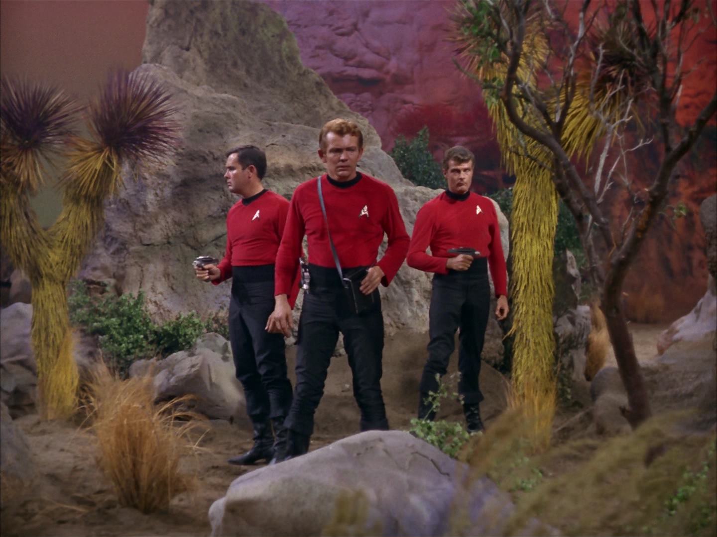 ariane179254_StarTrek_2x13_Obsession_0167.jpg