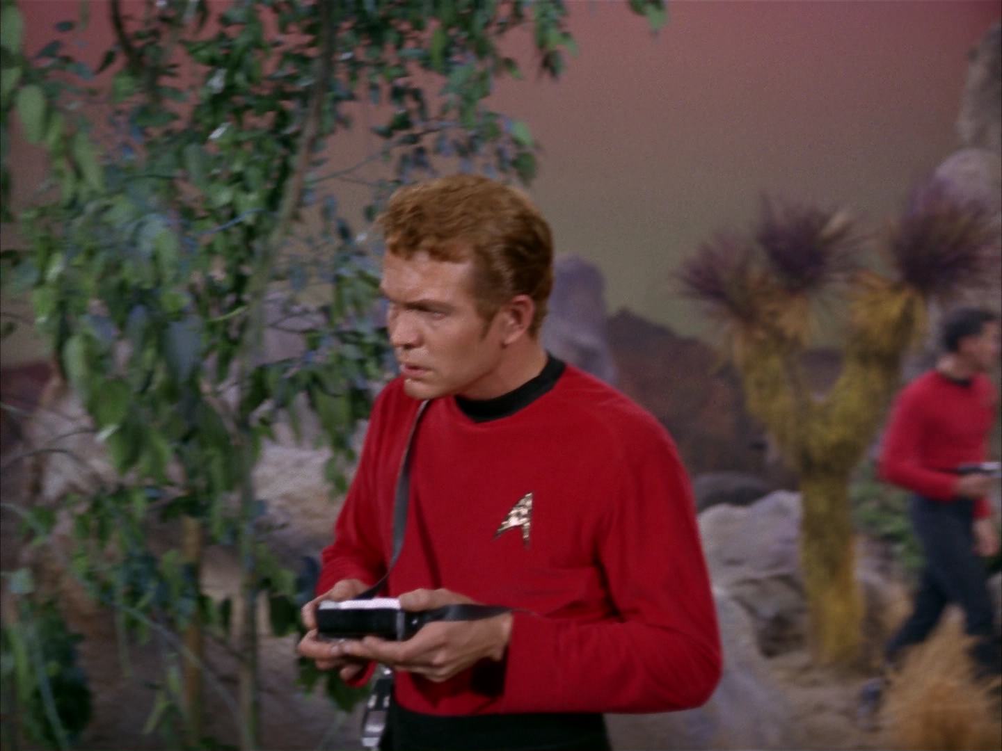 ariane179254_StarTrek_2x13_Obsession_0191.jpg