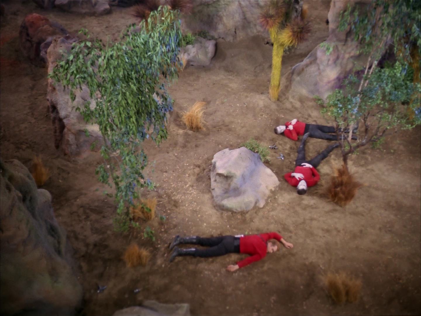 ariane179254_StarTrek_2x13_Obsession_0239.jpg