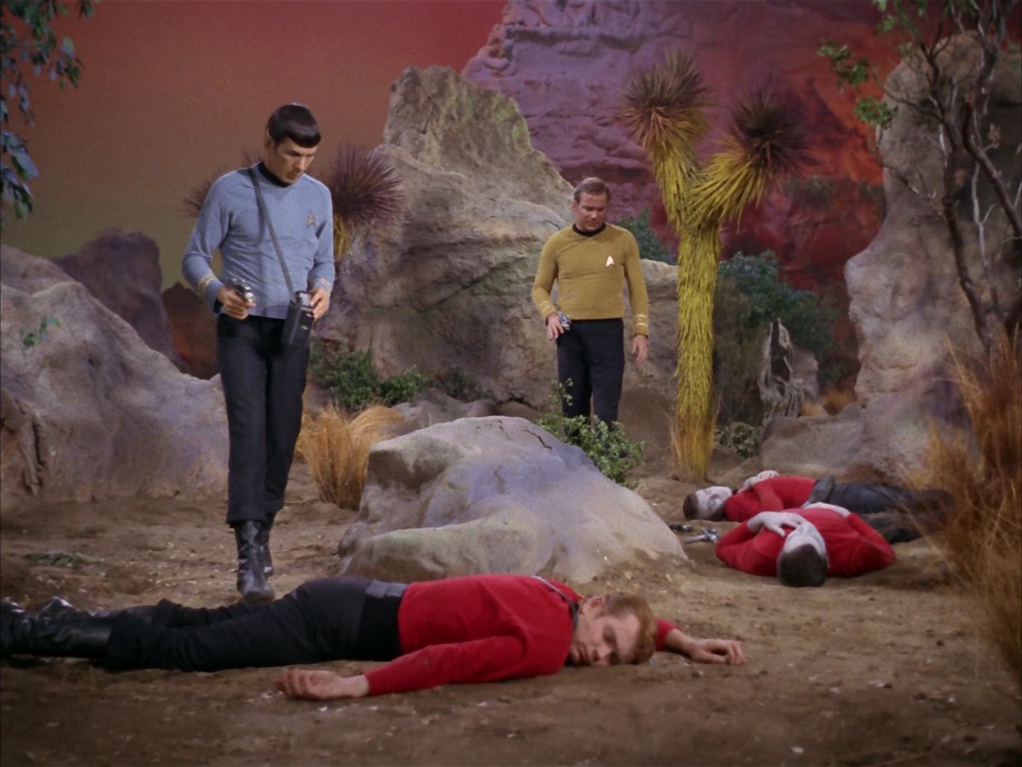 ariane179254_StarTrek_2x13_Obsession_0261.jpg
