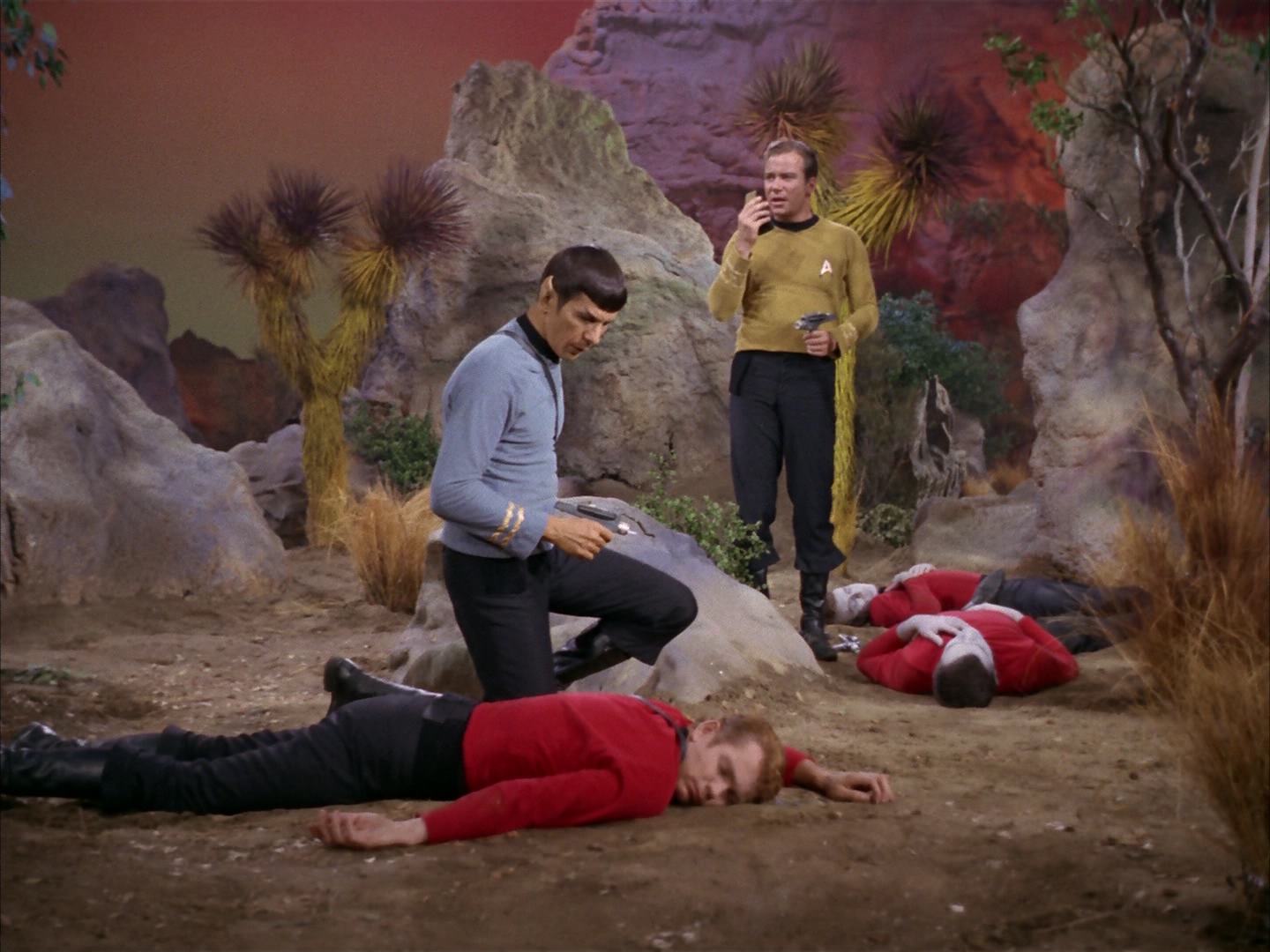 ariane179254_StarTrek_2x13_Obsession_0271.jpg