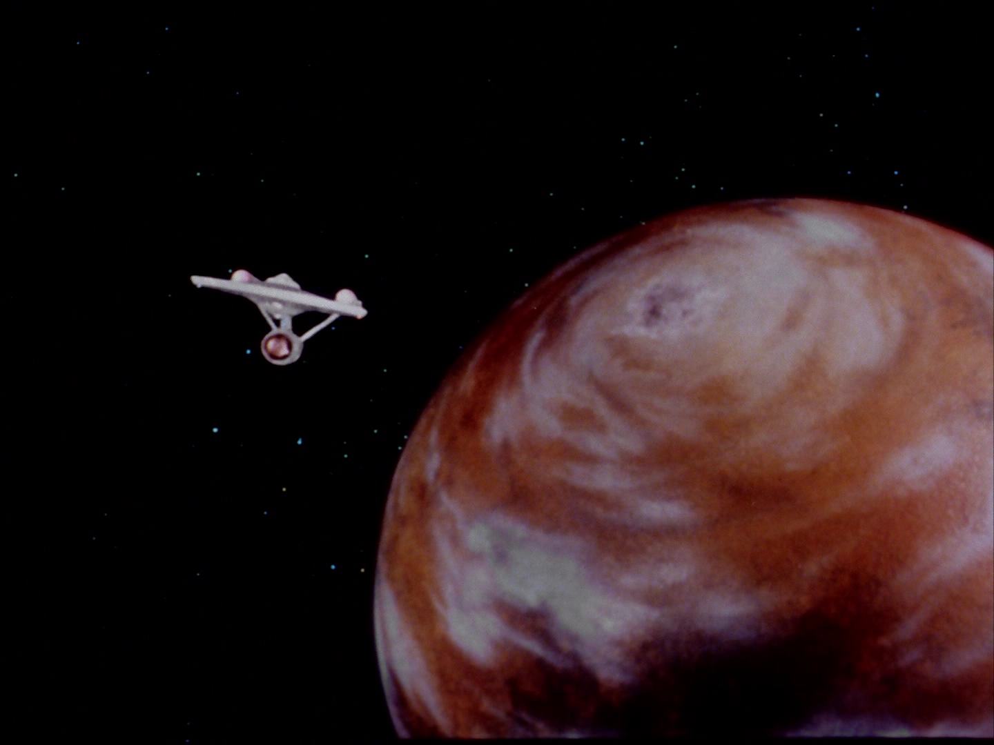 ariane179254_StarTrek_2x13_Obsession_0370.jpg