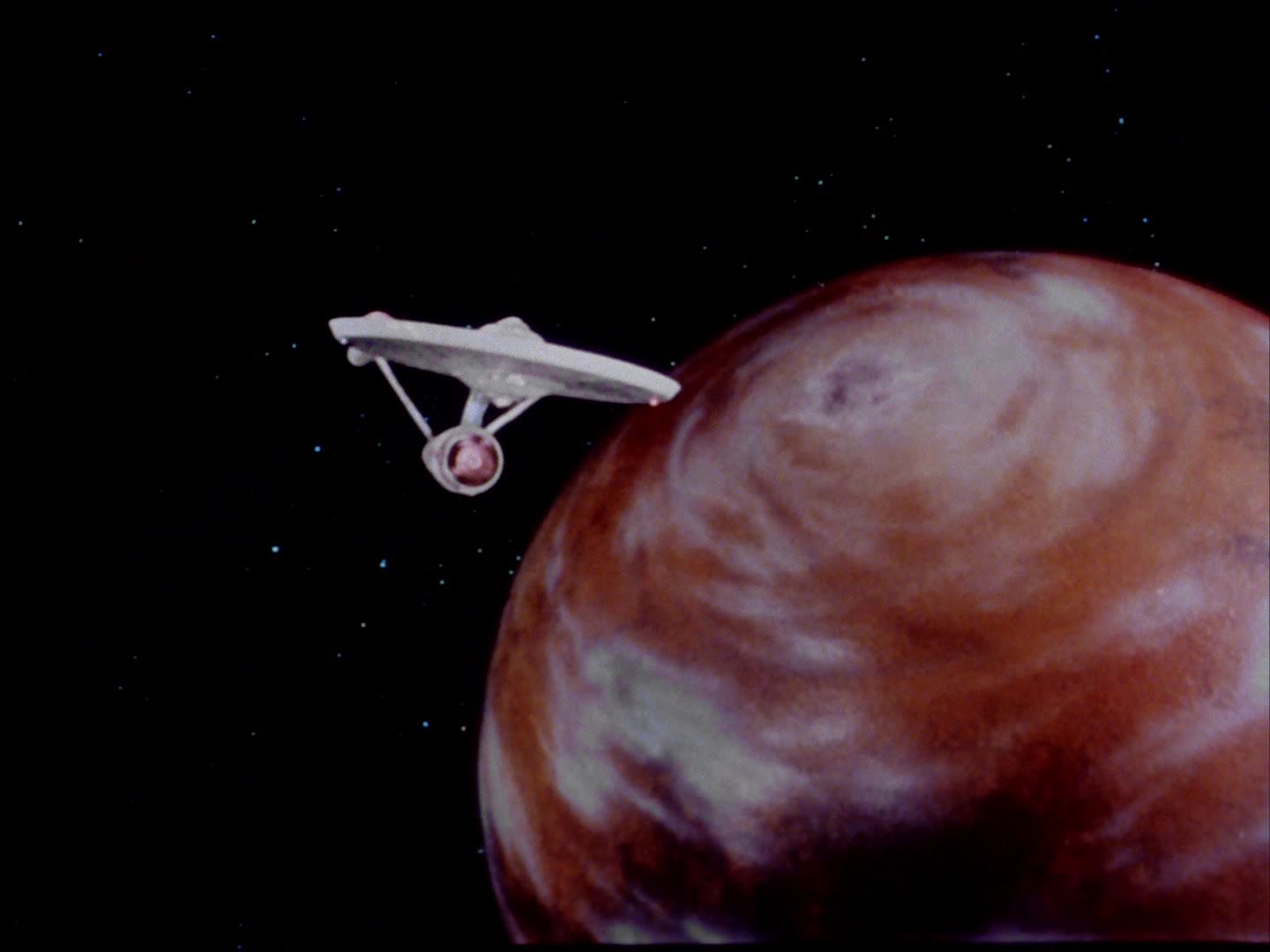 ariane179254_StarTrek_2x13_Obsession_0376.jpg