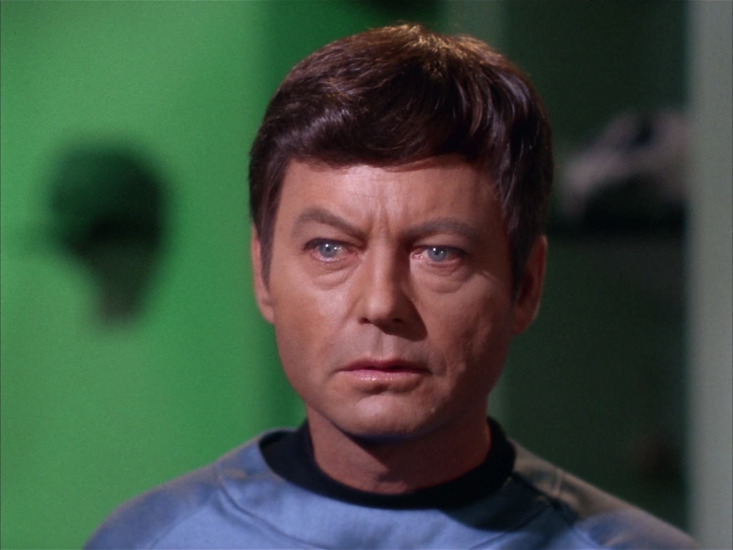 ariane179254_StarTrek_2x13_Obsession_0503.jpg