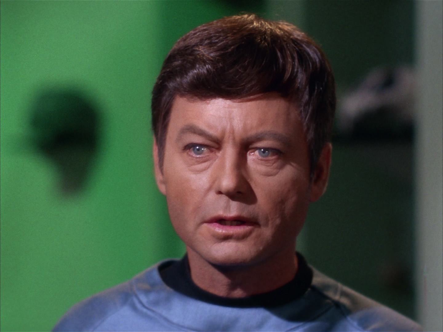 ariane179254_StarTrek_2x13_Obsession_0504.jpg