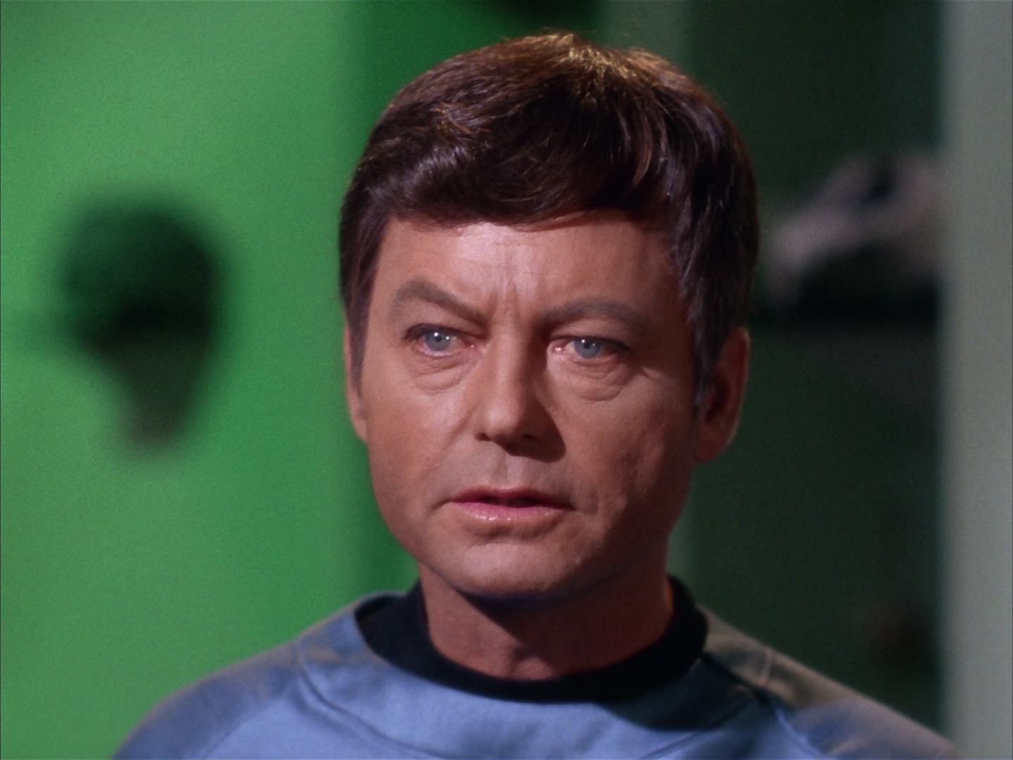 ariane179254_StarTrek_2x13_Obsession_0507.jpg