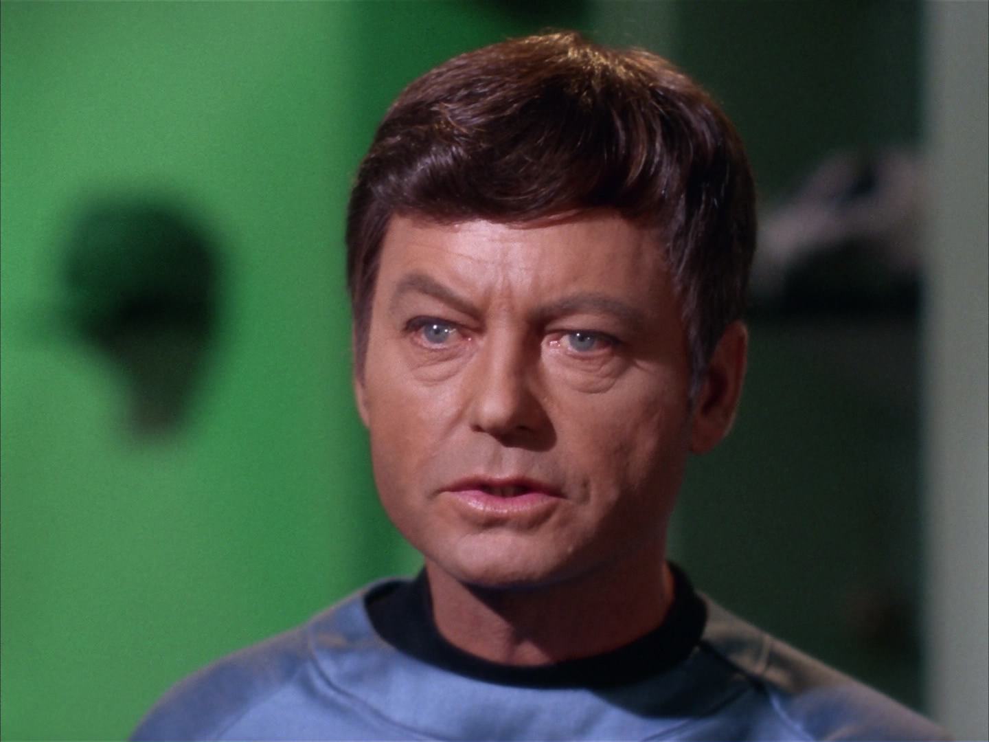 ariane179254_StarTrek_2x13_Obsession_0510.jpg