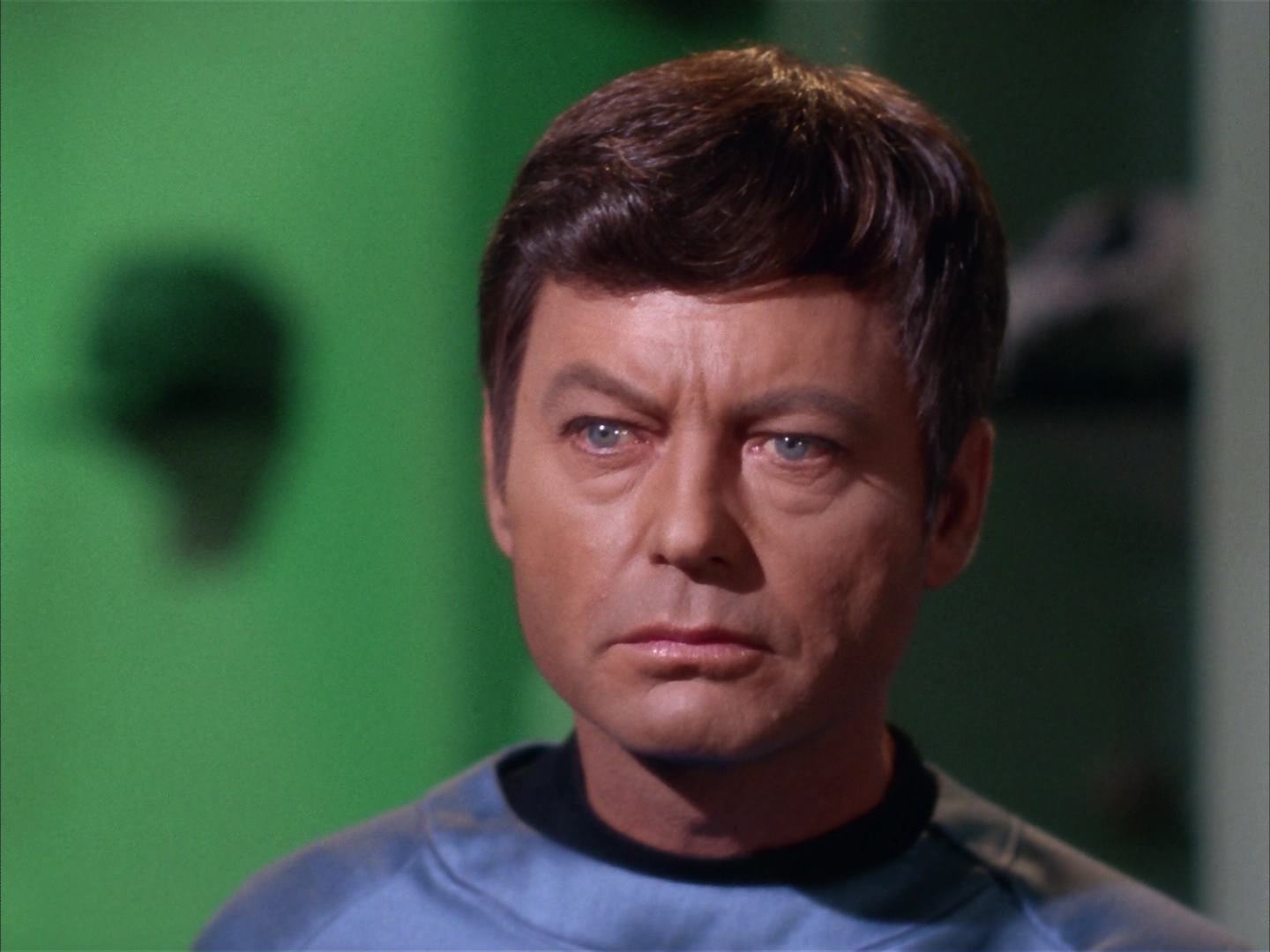 ariane179254_StarTrek_2x13_Obsession_0514.jpg