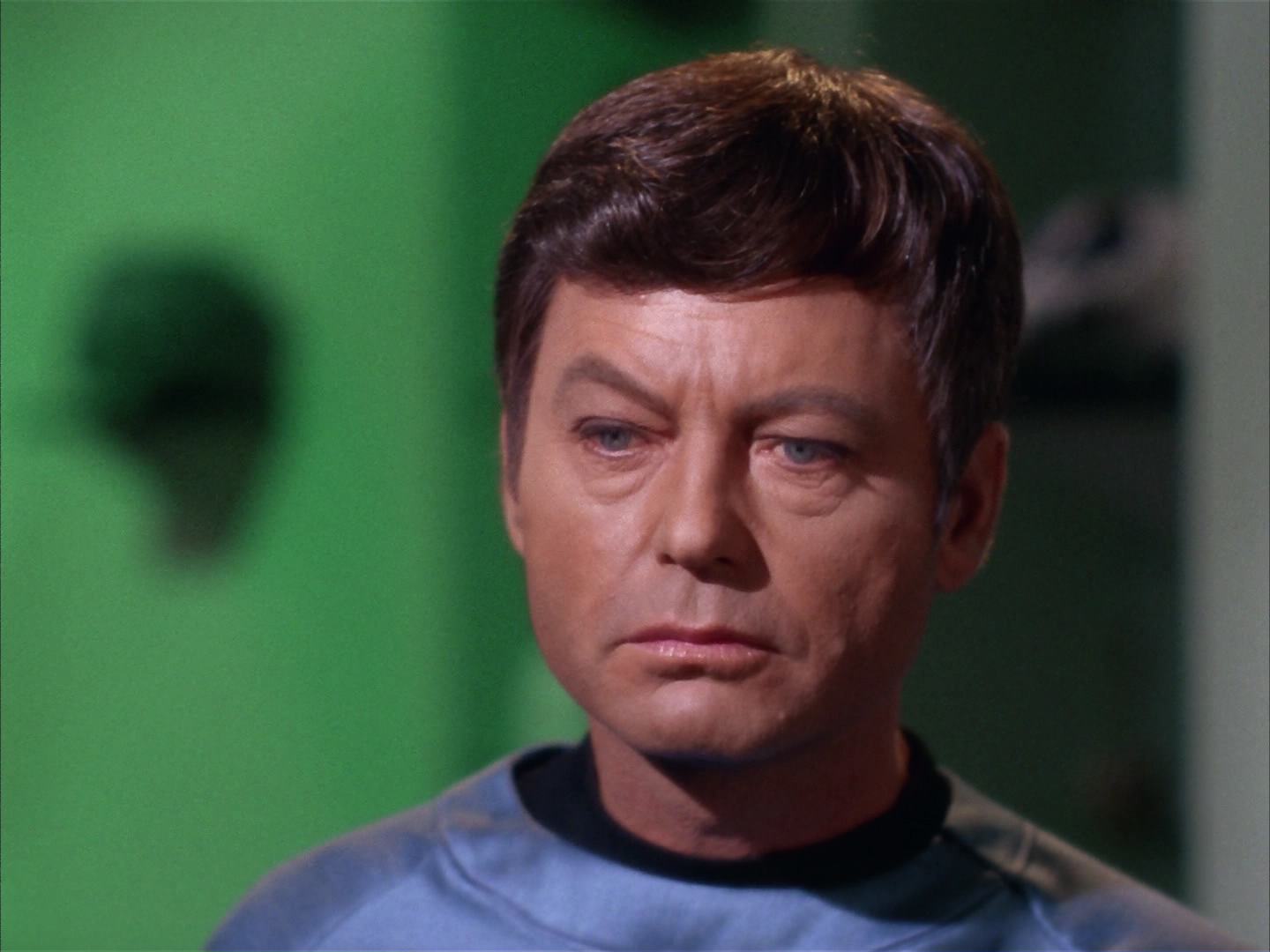 ariane179254_StarTrek_2x13_Obsession_0515.jpg