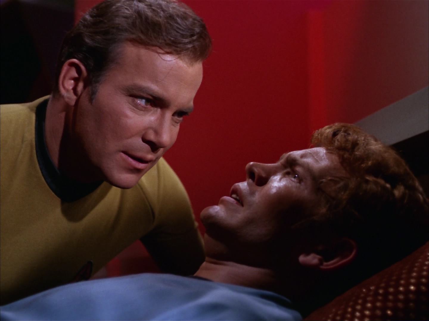 ariane179254_StarTrek_2x13_Obsession_0600.jpg