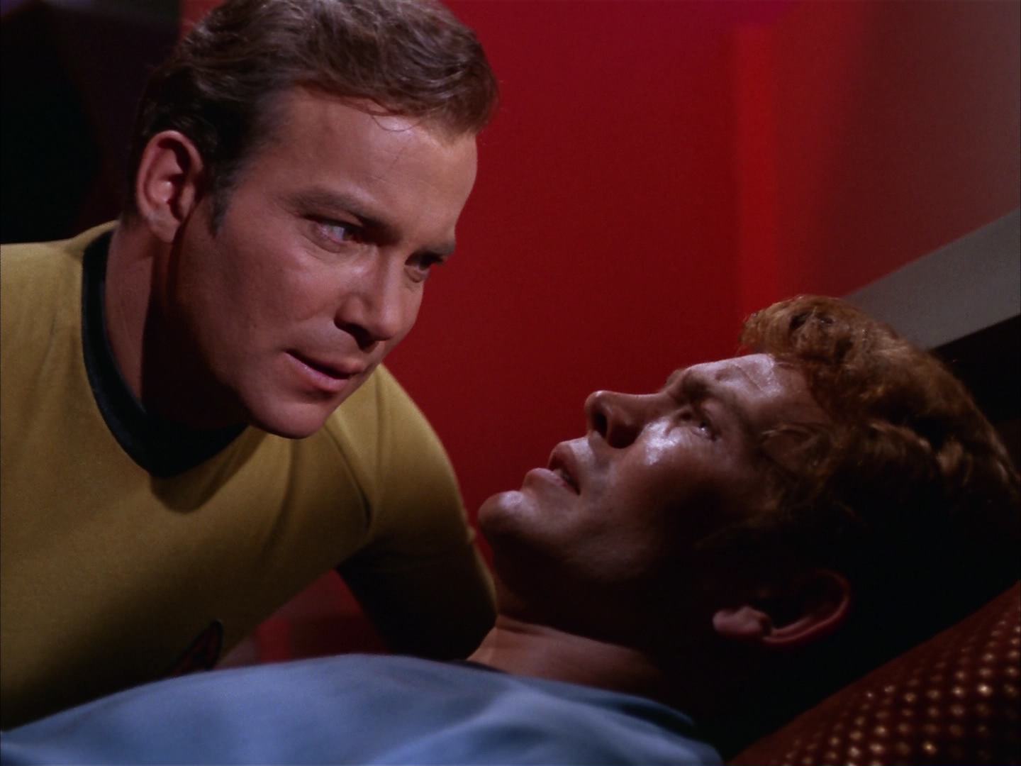 ariane179254_StarTrek_2x13_Obsession_0602.jpg