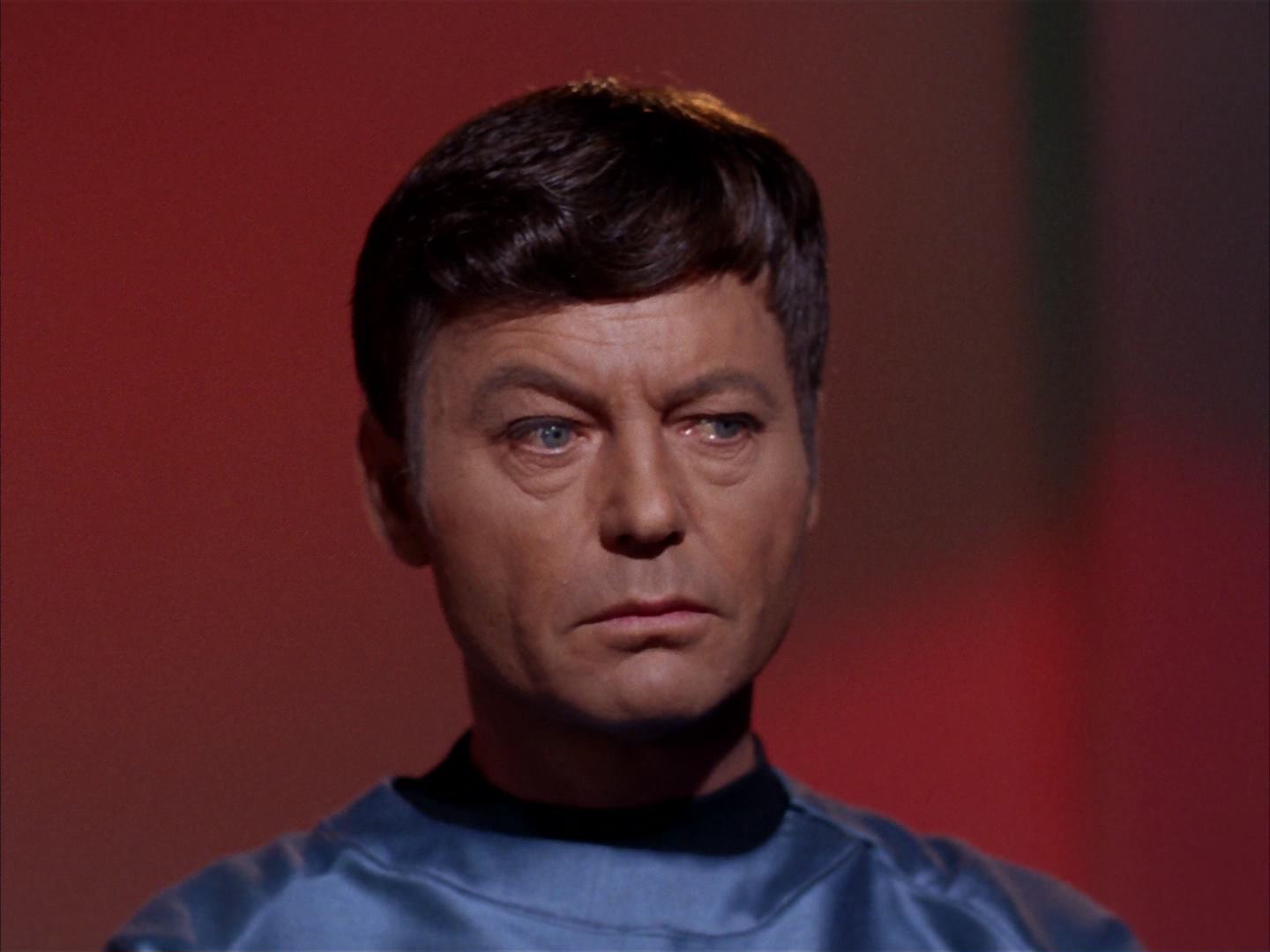 ariane179254_StarTrek_2x13_Obsession_0607.jpg