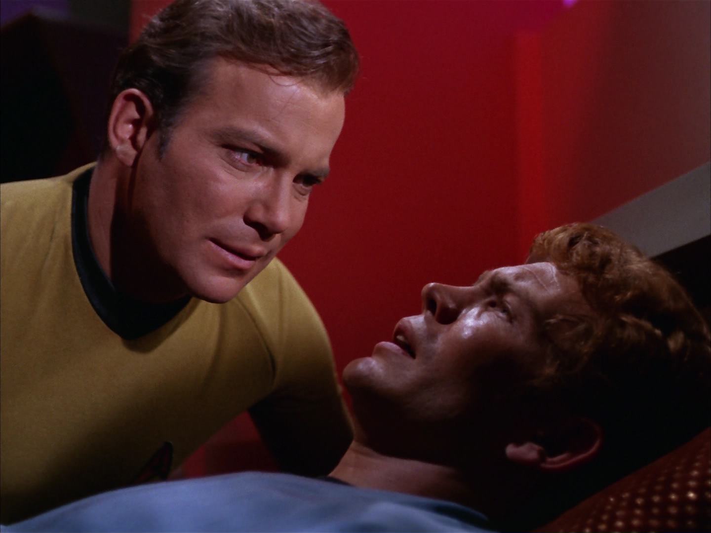 ariane179254_StarTrek_2x13_Obsession_0628.jpg