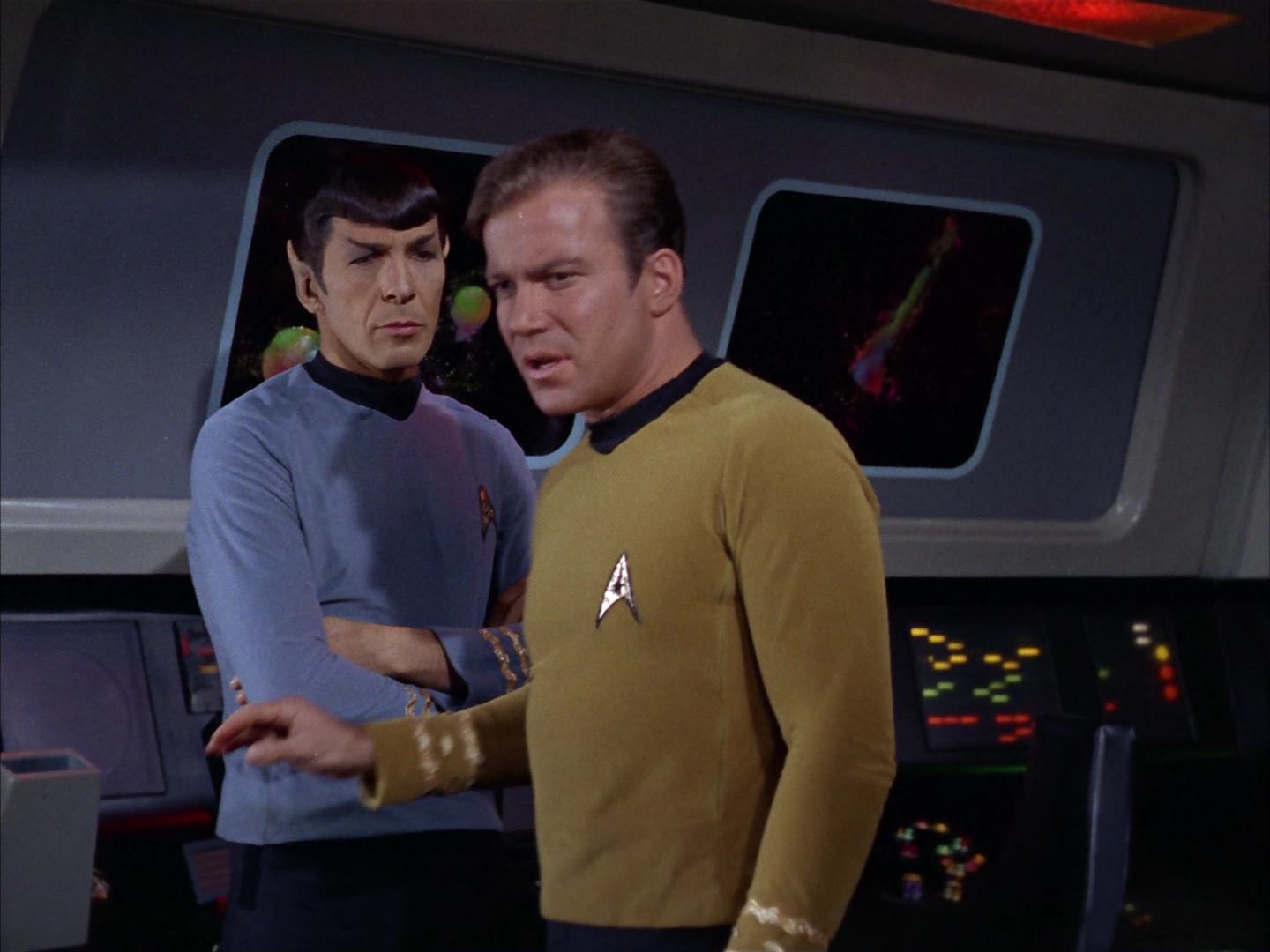 ariane179254_StarTrek_2x13_Obsession_0739.jpg