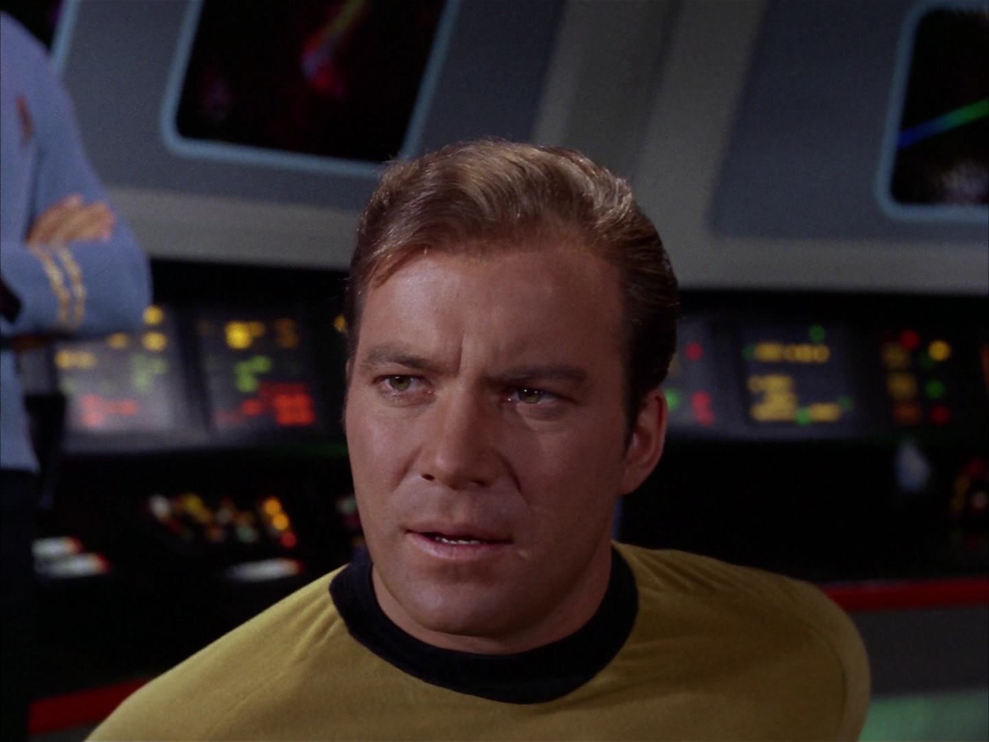 ariane179254_StarTrek_2x13_Obsession_0743.jpg