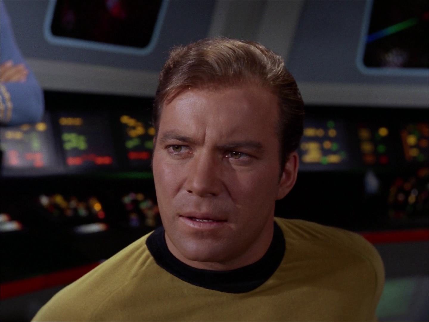 ariane179254_StarTrek_2x13_Obsession_0744.jpg