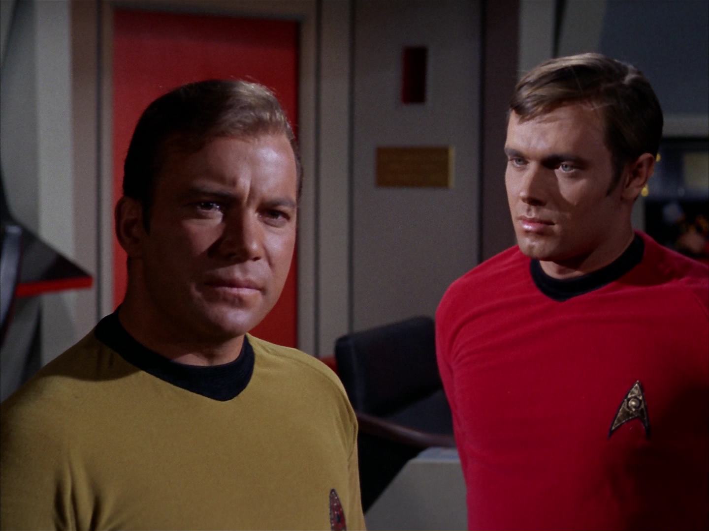 ariane179254_StarTrek_2x13_Obsession_0792.jpg
