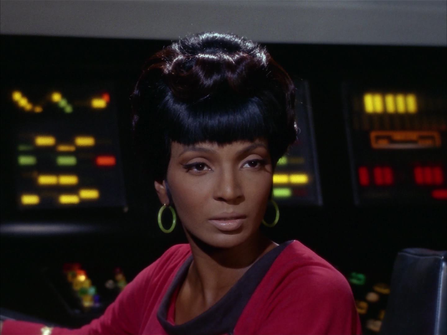 ariane179254_StarTrek_2x13_Obsession_0800.jpg