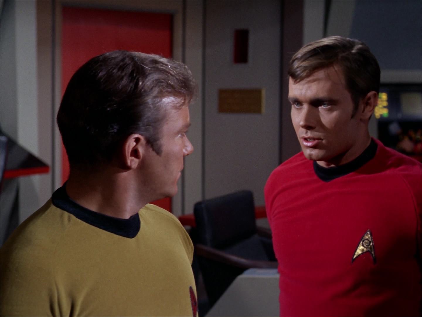 ariane179254_StarTrek_2x13_Obsession_0819.jpg