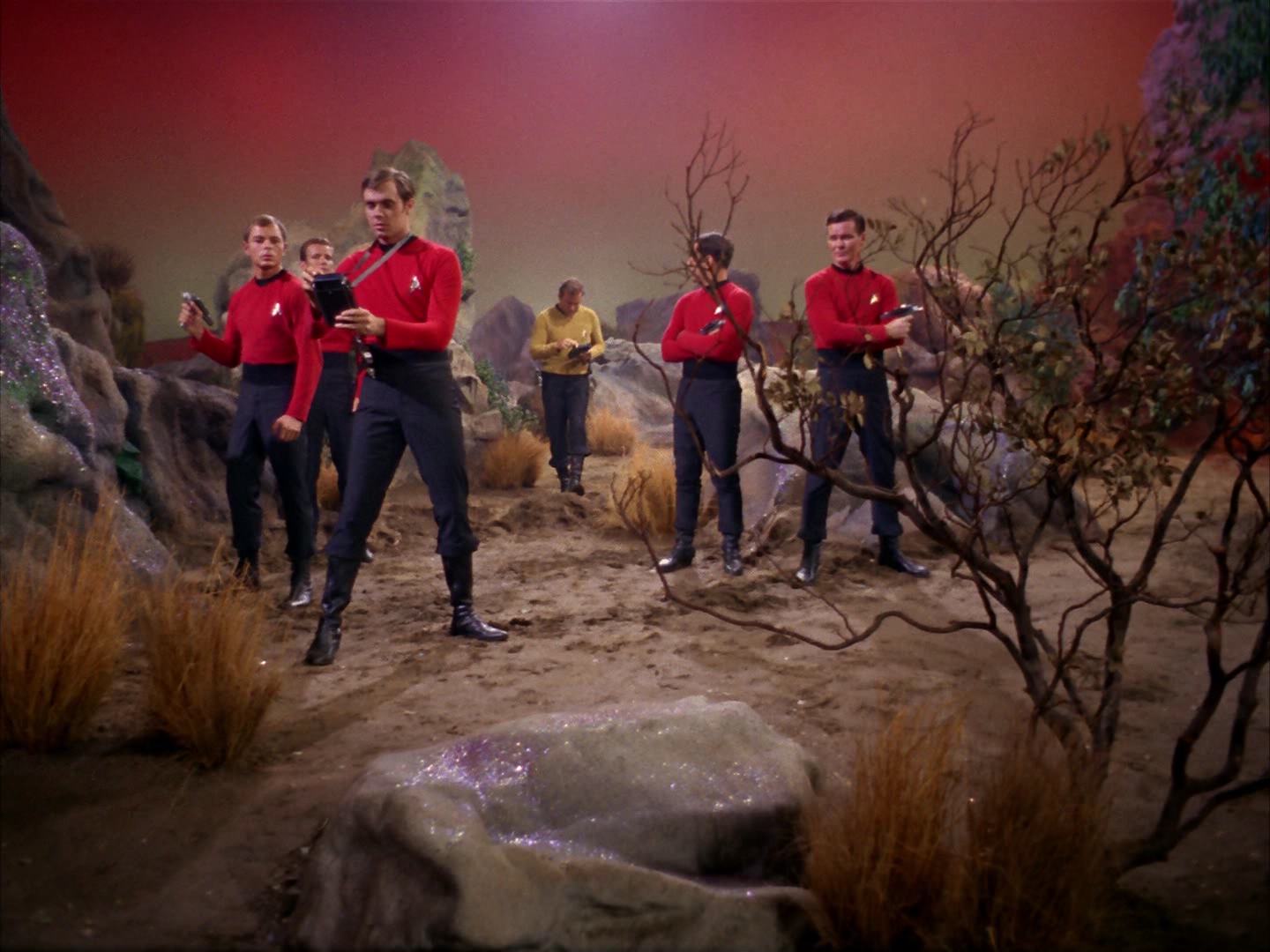 ariane179254_StarTrek_2x13_Obsession_0848.jpg