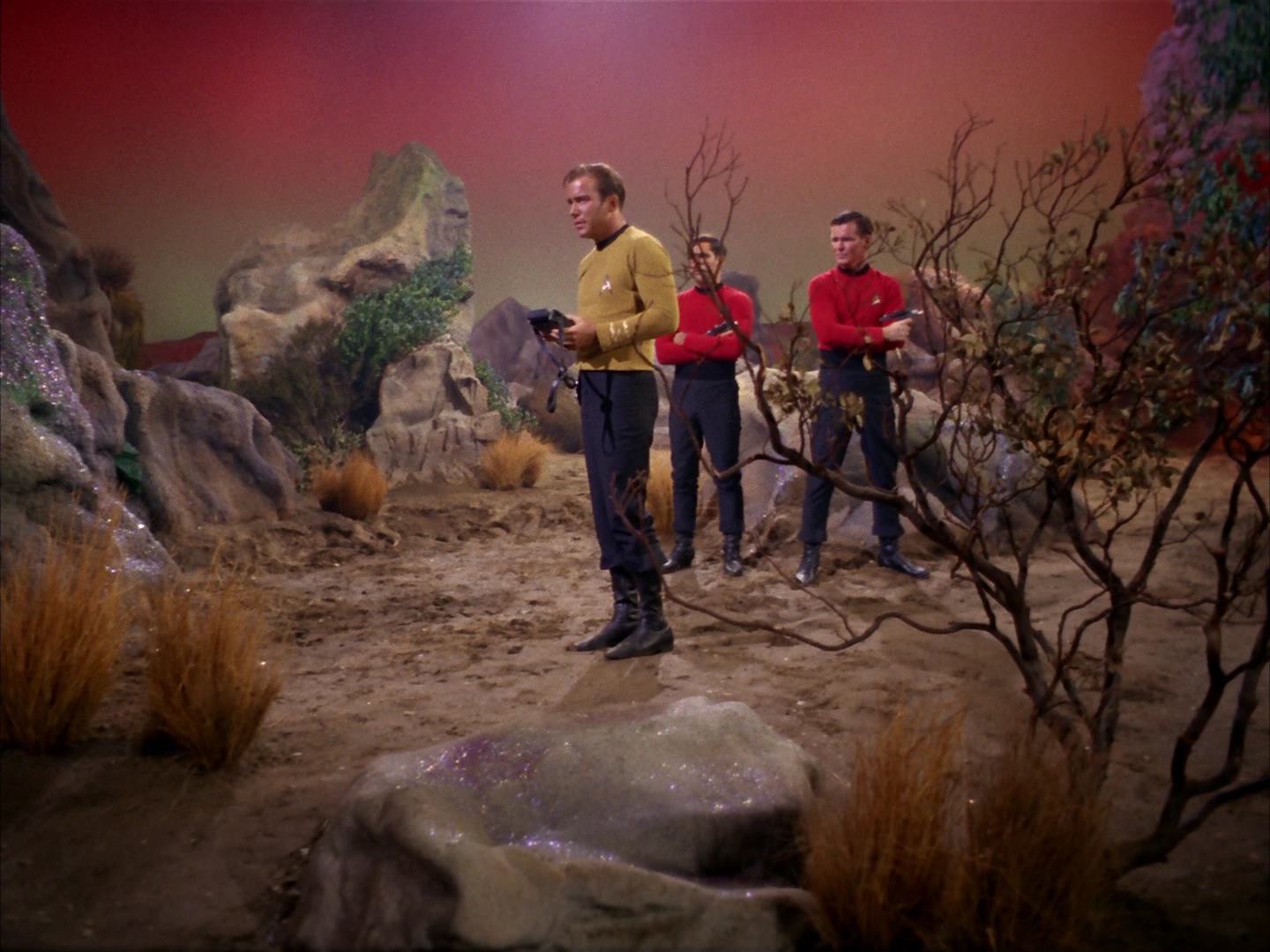 ariane179254_StarTrek_2x13_Obsession_0889.jpg