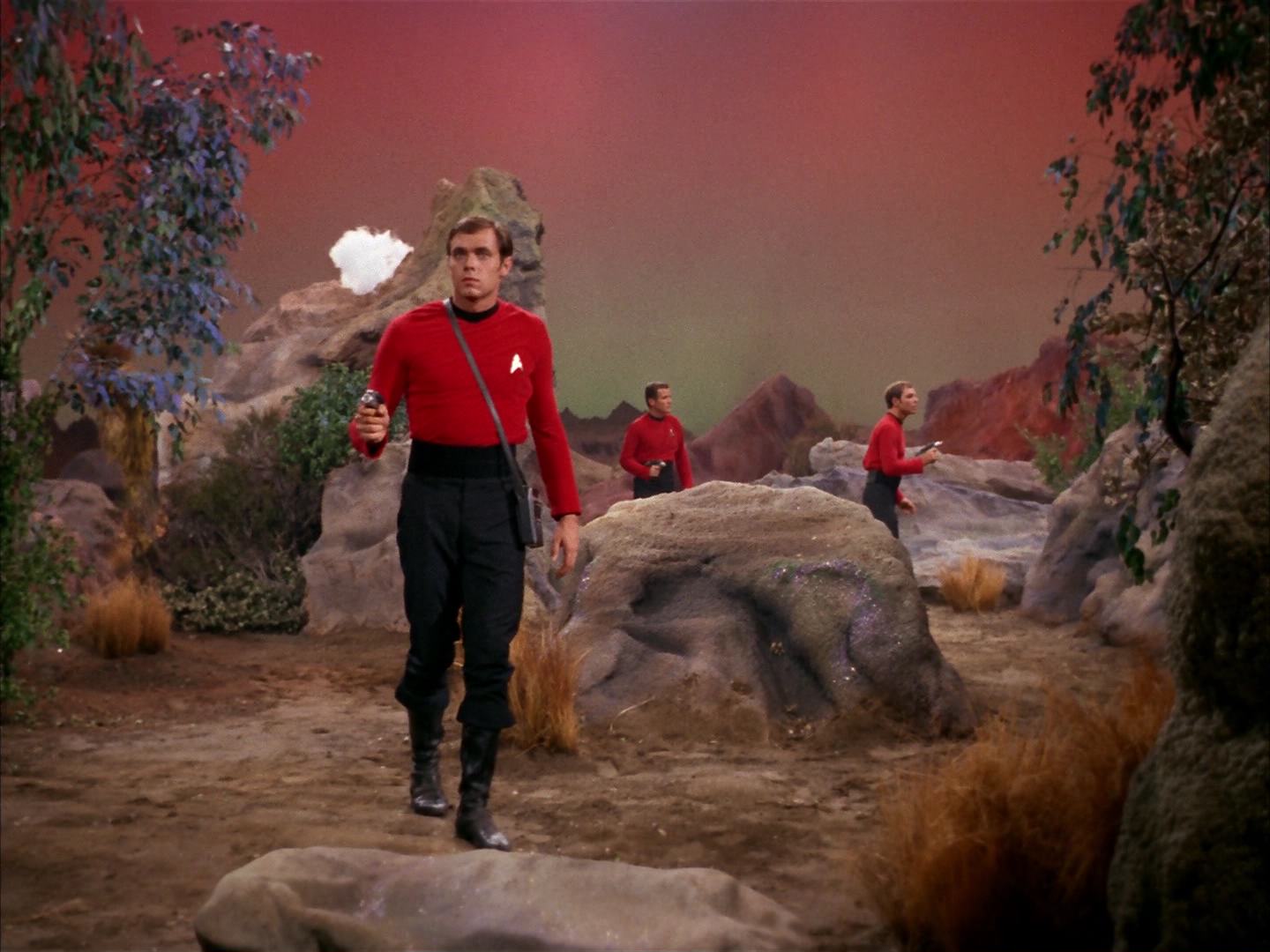 ariane179254_StarTrek_2x13_Obsession_0914.jpg