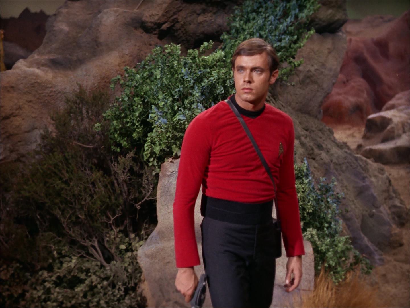 ariane179254_StarTrek_2x13_Obsession_0920.jpg