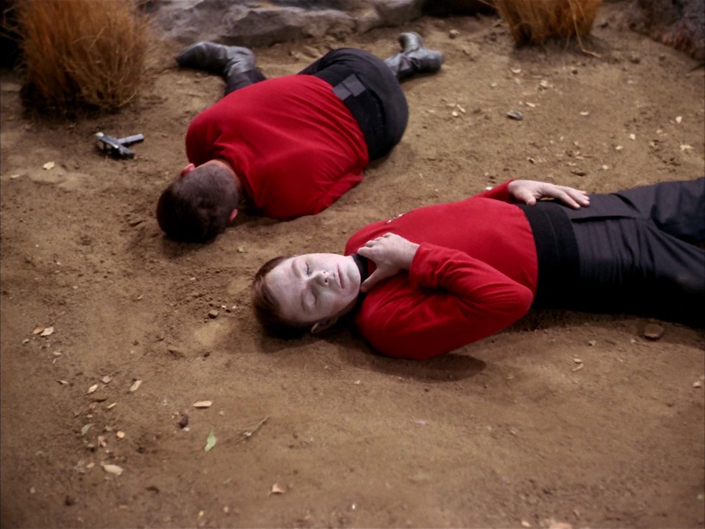 ariane179254_StarTrek_2x13_Obsession_0956.jpg