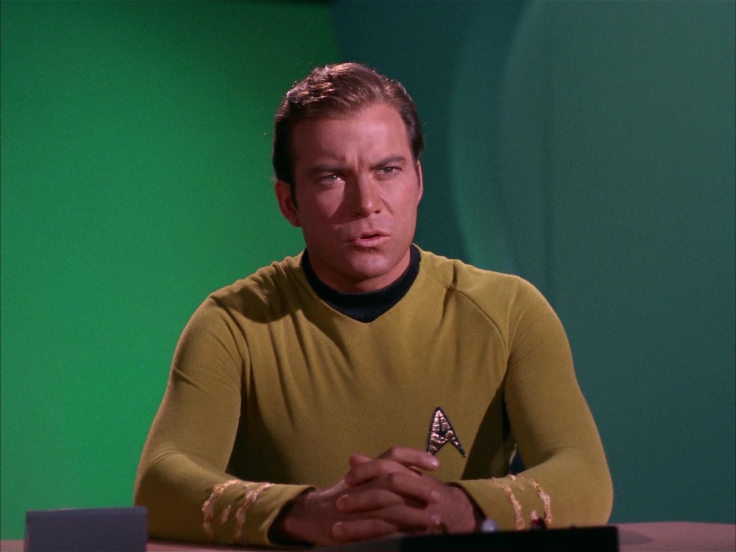 ariane179254_StarTrek_2x13_Obsession_1084.jpg