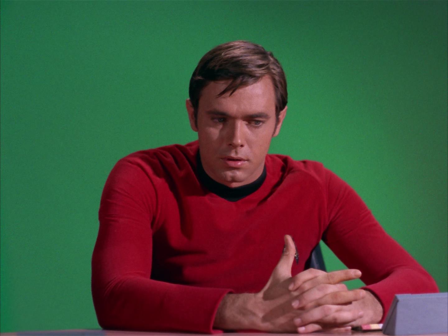 ariane179254_StarTrek_2x13_Obsession_1107.jpg