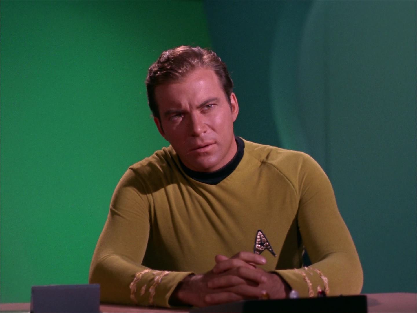 ariane179254_StarTrek_2x13_Obsession_1122.jpg