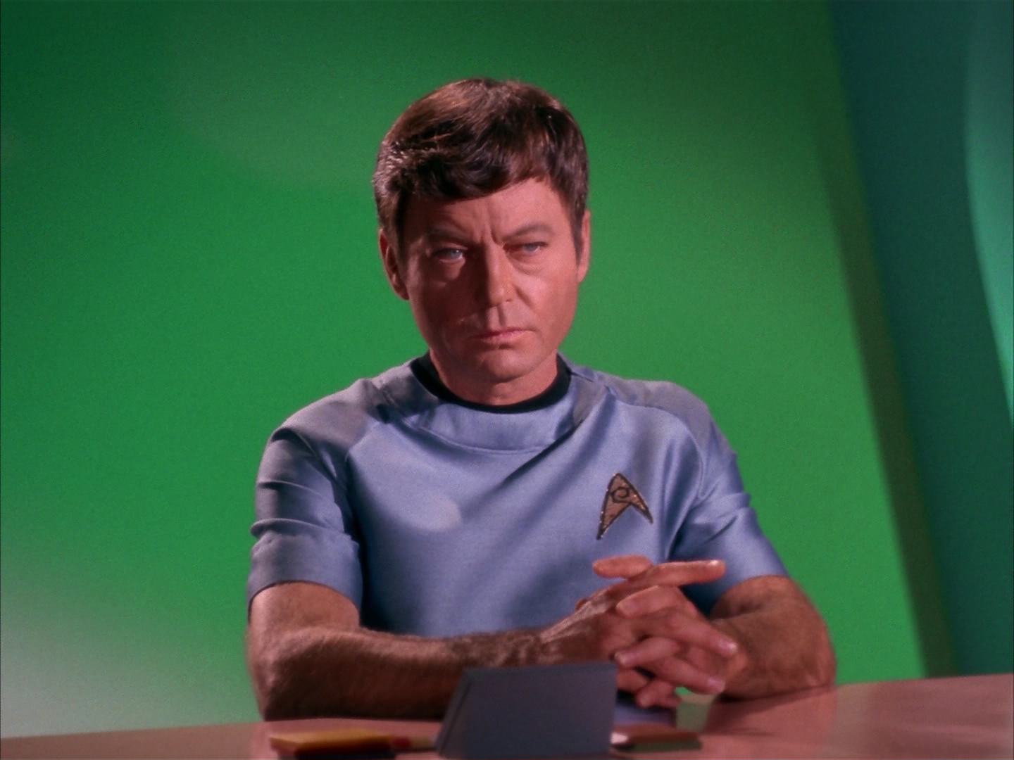 ariane179254_StarTrek_2x13_Obsession_1123.jpg