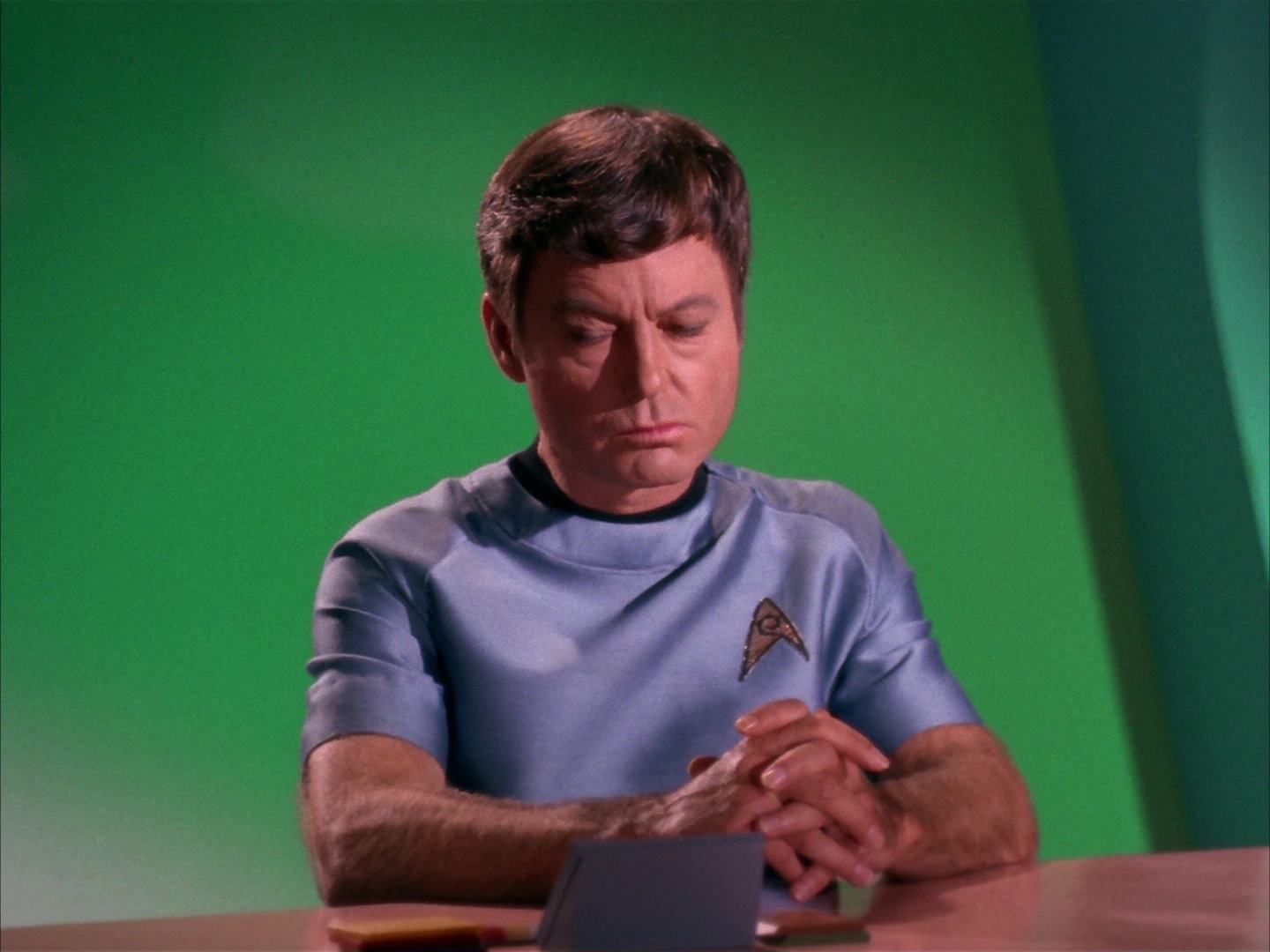 ariane179254_StarTrek_2x13_Obsession_1141.jpg