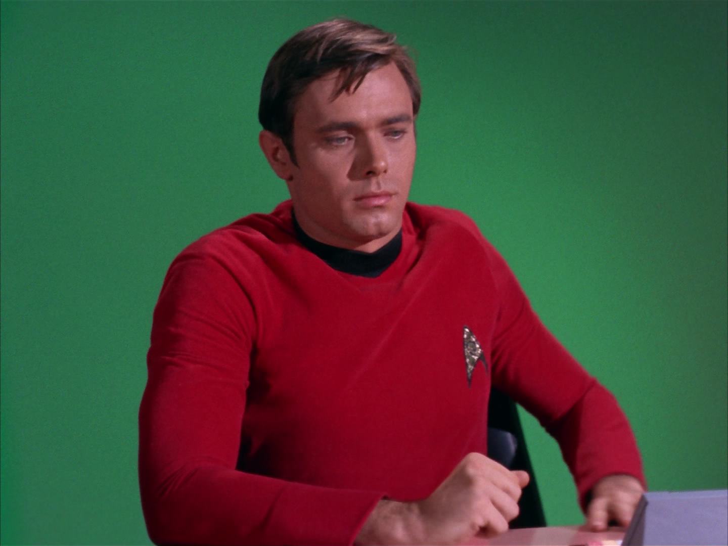 ariane179254_StarTrek_2x13_Obsession_1160.jpg