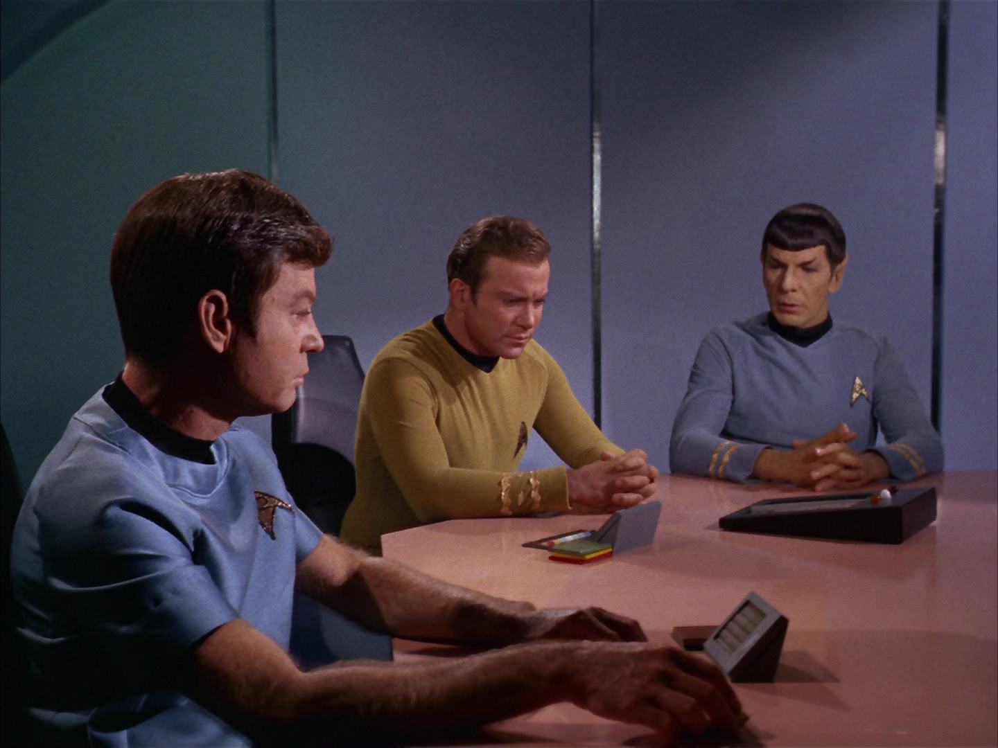 ariane179254_StarTrek_2x13_Obsession_1179.jpg