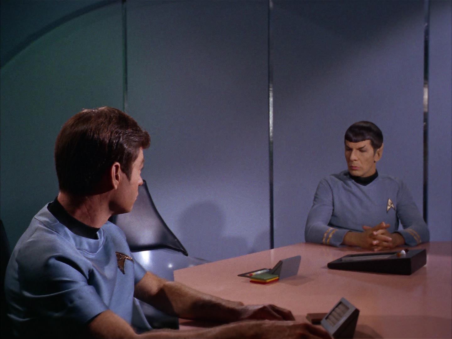 ariane179254_StarTrek_2x13_Obsession_1187.jpg