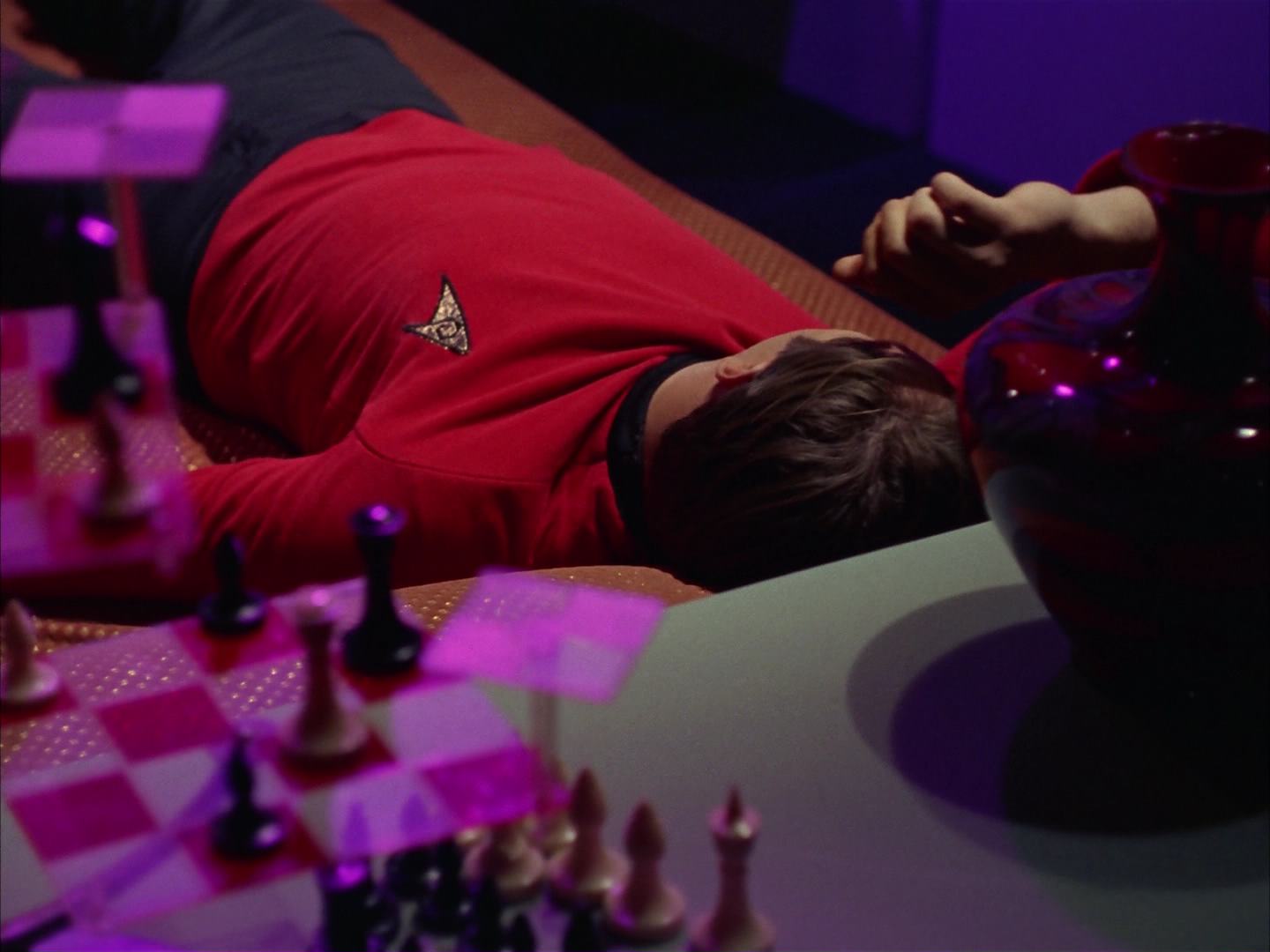 ariane179254_StarTrek_2x13_Obsession_1200.jpg