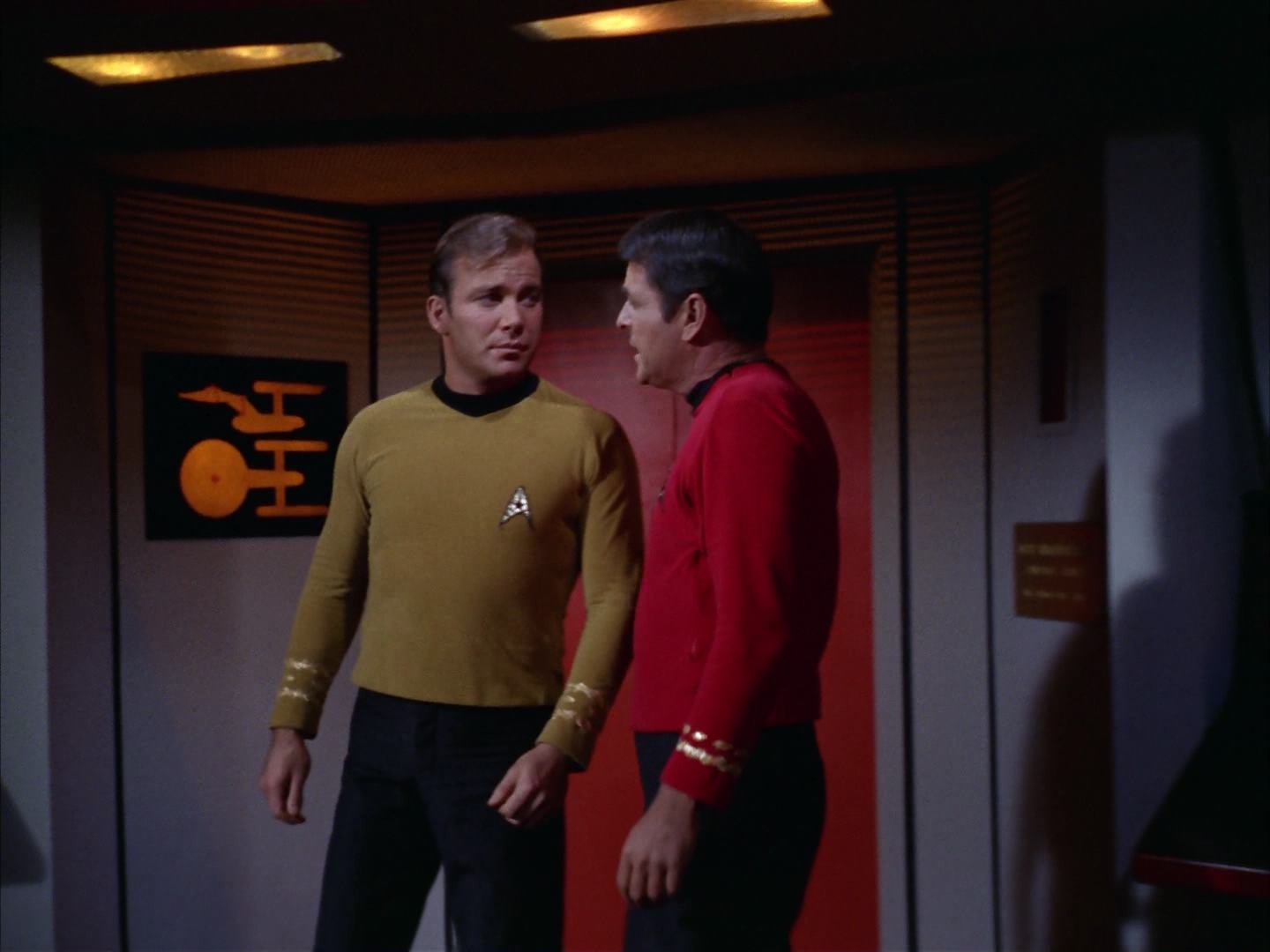 ariane179254_StarTrek_2x13_Obsession_1209.jpg