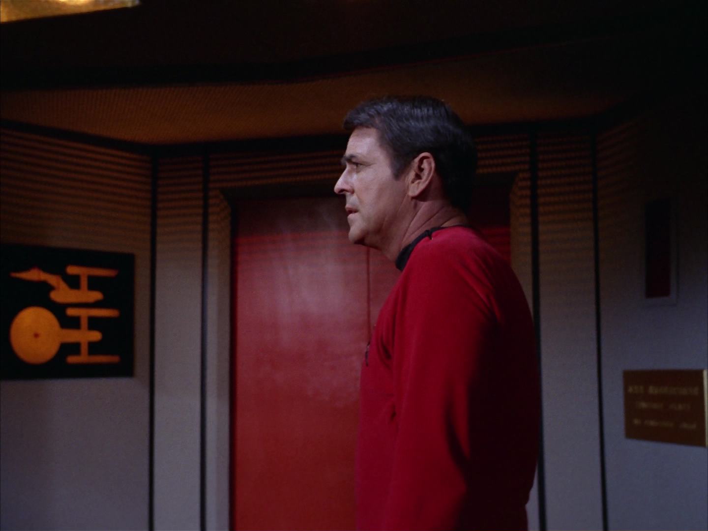 ariane179254_StarTrek_2x13_Obsession_1218.jpg