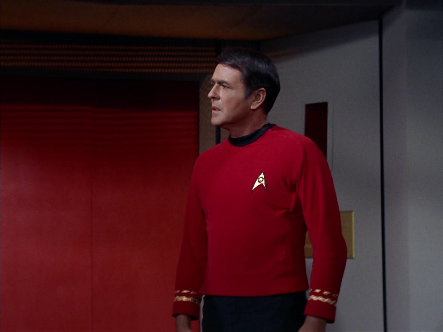 ariane179254_StarTrek_2x13_Obsession_1224.jpg