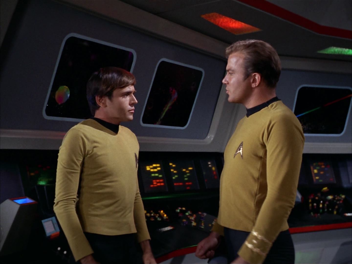 ariane179254_StarTrek_2x13_Obsession_1253.jpg