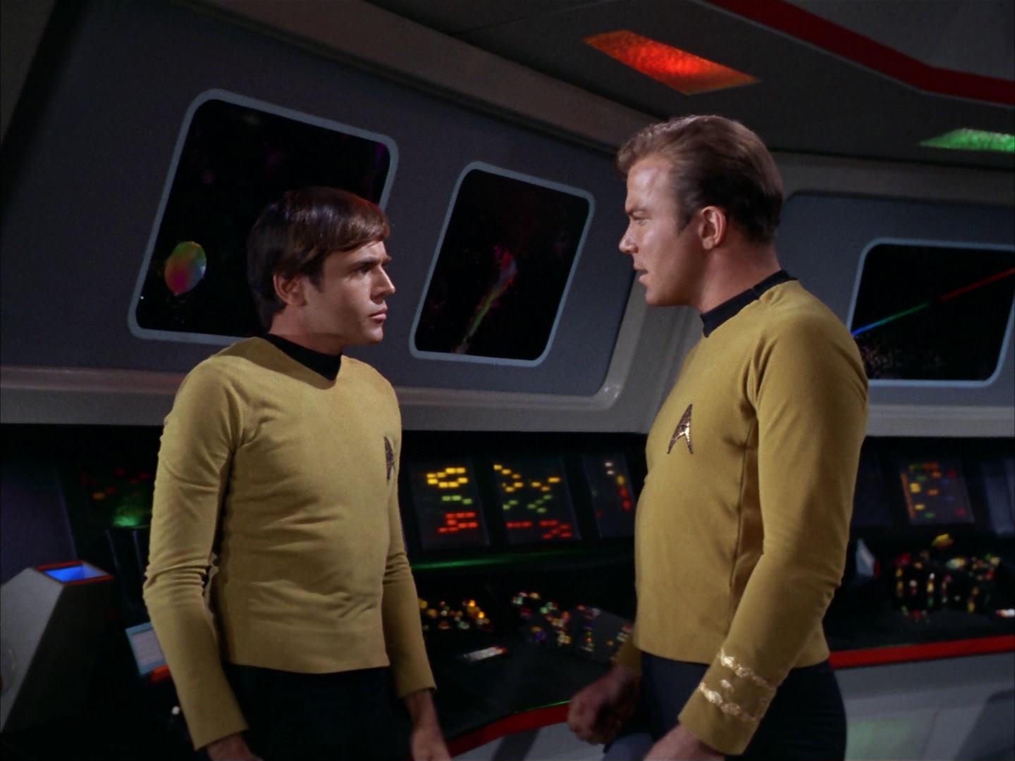 ariane179254_StarTrek_2x13_Obsession_1257.jpg