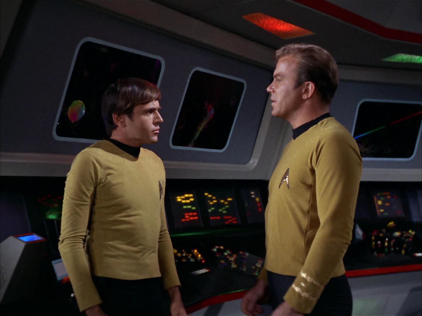 ariane179254_StarTrek_2x13_Obsession_1258.jpg