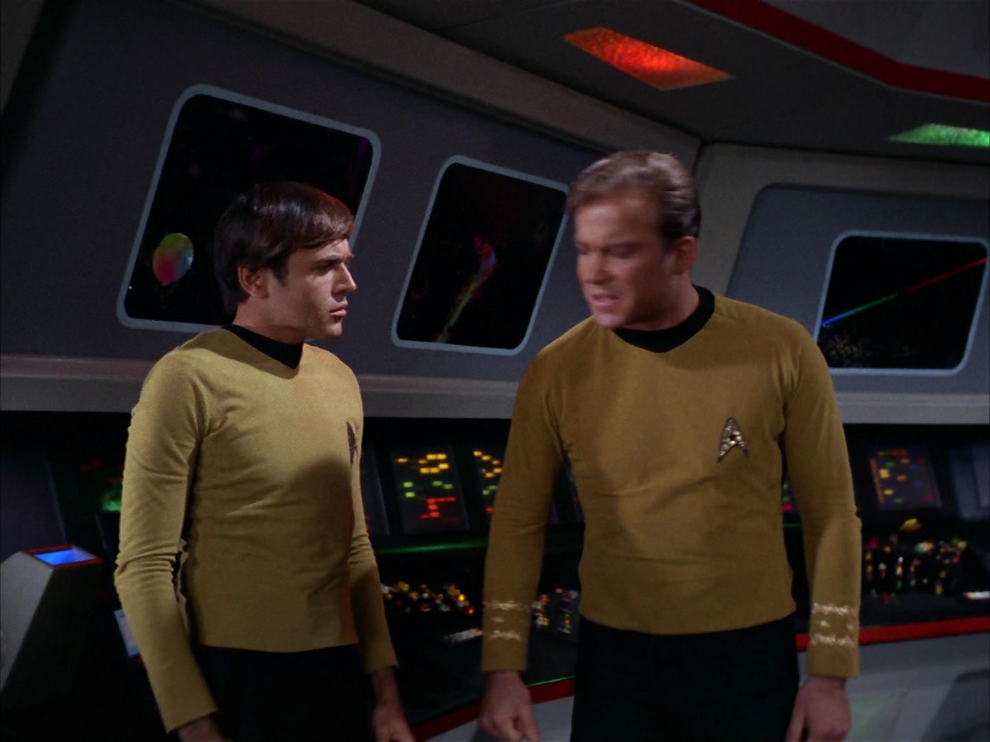 ariane179254_StarTrek_2x13_Obsession_1266.jpg