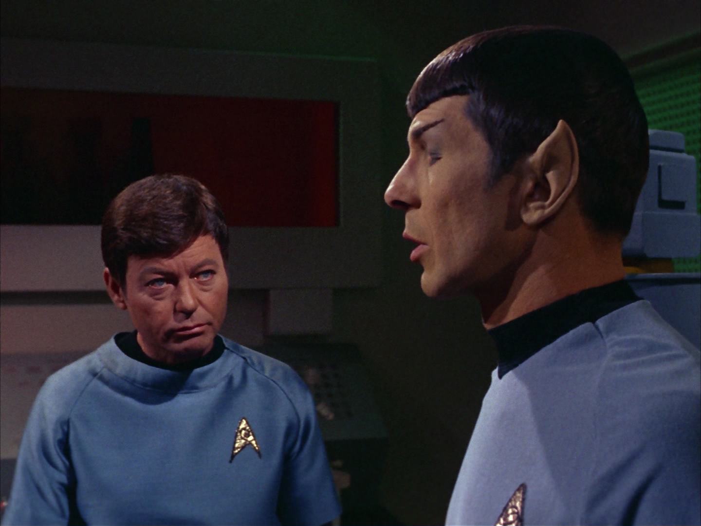 ariane179254_StarTrek_2x13_Obsession_1296.jpg